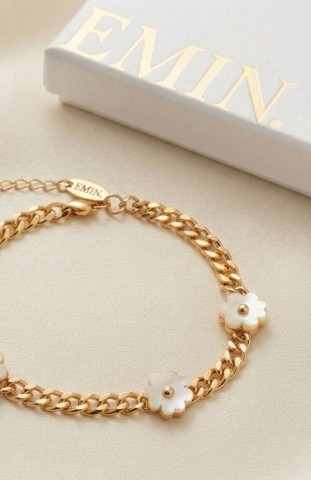 White Flower Bracelet – Gold