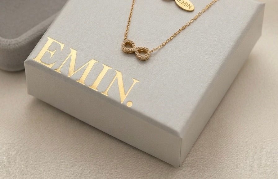 Infinity Necklace Gold – full chain view